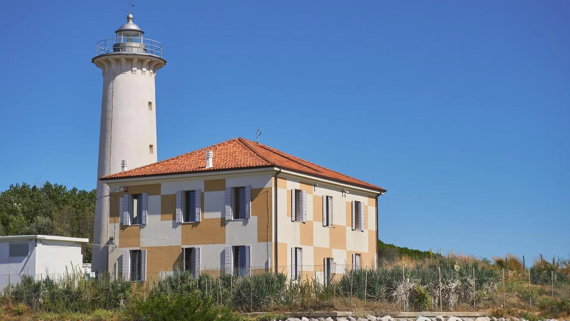 Quiet Charm Near The Beach - Beahost بيبيوني